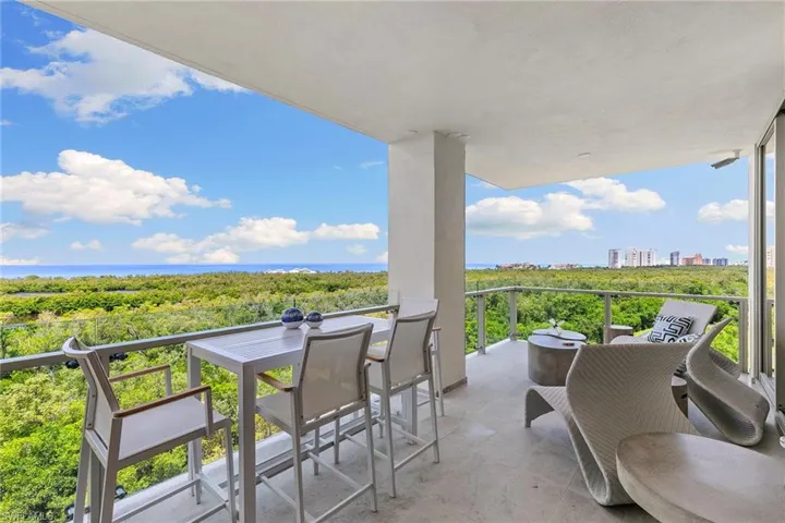 6897 Grenadier Blvd 704, Naples, Florida 34108