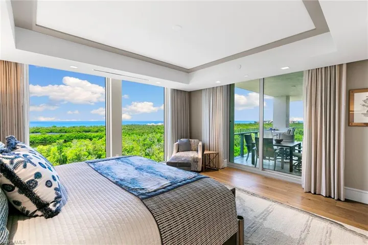 6897 Grenadier Blvd 704, Naples, Florida 34108