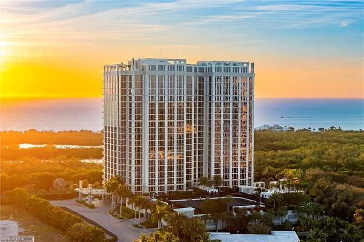 6897 Grenadier Blvd 704, Naples, Florida 34108