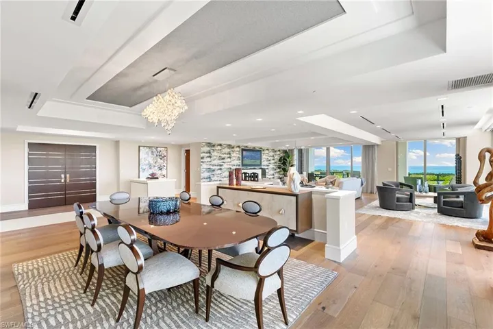 6897 Grenadier Blvd 704, Naples, Florida 34108