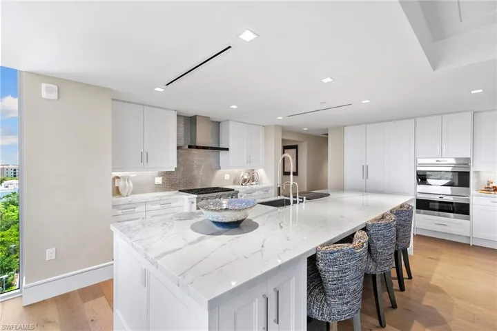 6897 Grenadier Blvd 704, Naples, Florida 34108