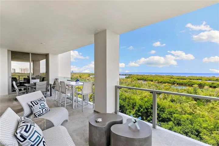6897 Grenadier Blvd 704, Naples, Florida 34108