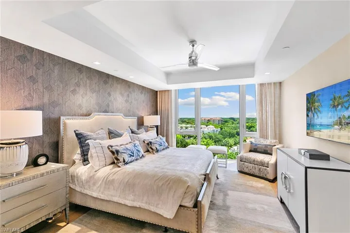 6897 Grenadier Blvd 704, Naples, Florida 34108