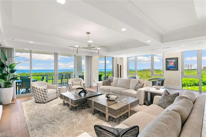 6897 Grenadier Blvd 704, Naples, Florida 34108