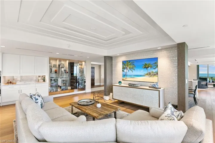 6897 Grenadier Blvd 704, Naples, Florida 34108