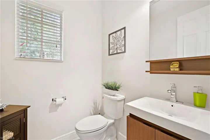 Guest suite 2 bathroom