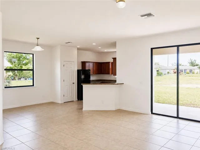 705 Sw 23rd Ter, Cape Coral, Florida 33991