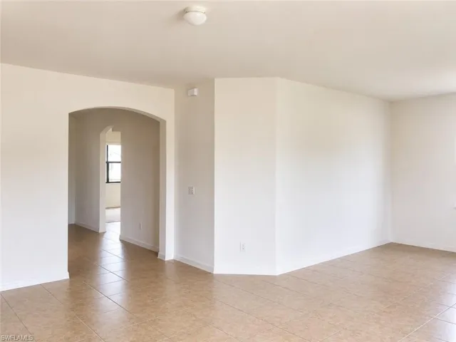705 Sw 23rd Ter, Cape Coral, Florida 33991