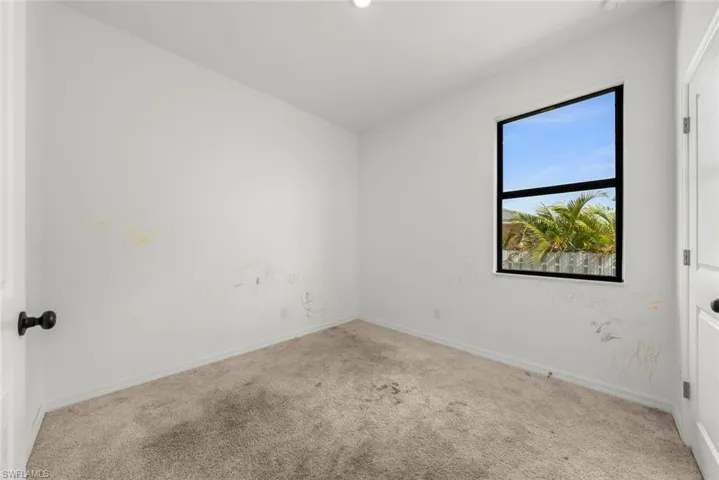 2021 Ne 4th Ave, Cape Coral, Florida 33909