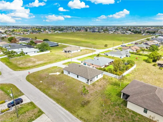 2021 Ne 4th Ave, Cape Coral, Florida 33909
