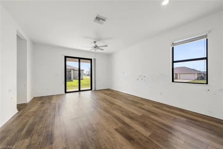 2021 Ne 4th Ave, Cape Coral, Florida 33909