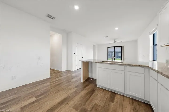 2021 Ne 4th Ave, Cape Coral, Florida 33909