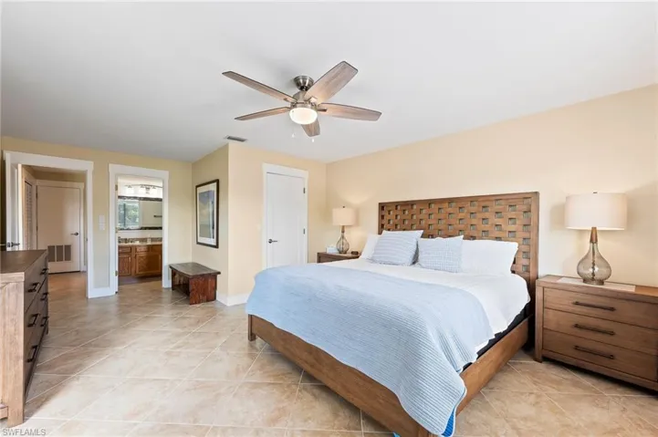 5250  Fox Hollow  DR, Naples, FL 34104