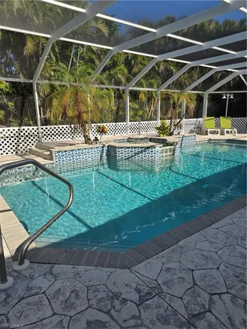 2136 Se 8th Ave, Cape Coral, Florida 33990