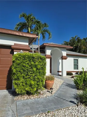 2136 Se 8th Ave, Cape Coral, Florida 33990