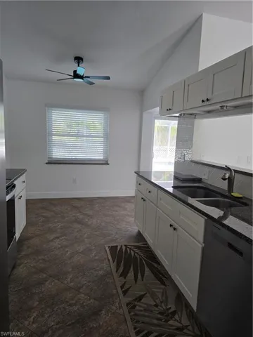2136 Se 8th Ave, Cape Coral, Florida 33990