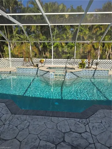 2136 Se 8th Ave, Cape Coral, Florida 33990