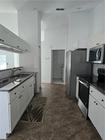 2136 Se 8th Ave, Cape Coral, Florida 33990