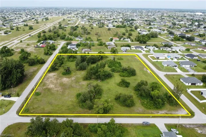 1626 Nw 2nd Ave, Cape Coral, Florida 33993