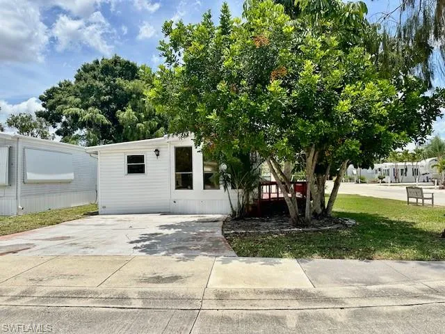 View of manufactured / mobile home