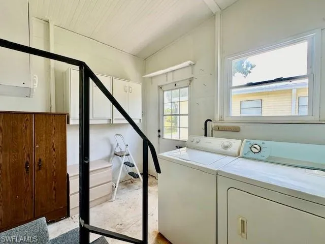 Washroom with washer and dryer