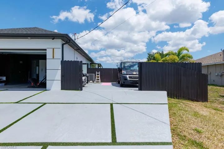1007 NW 19th  ST, Cape Coral, FL 33993
