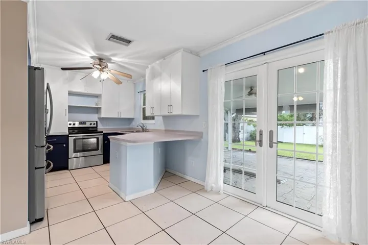 French doors to lanai