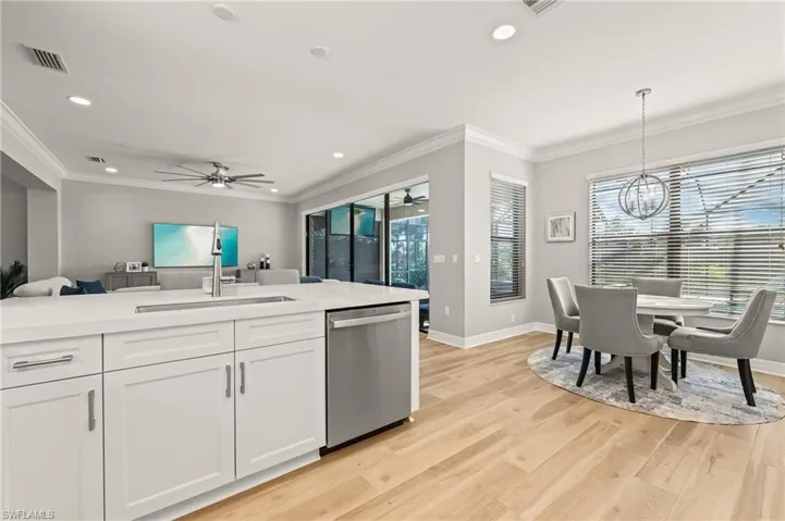 Kitchen & breakfast room