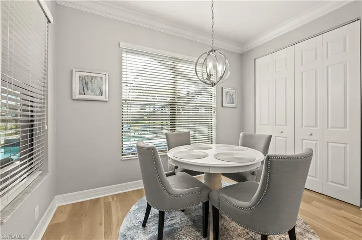 Breakfast room