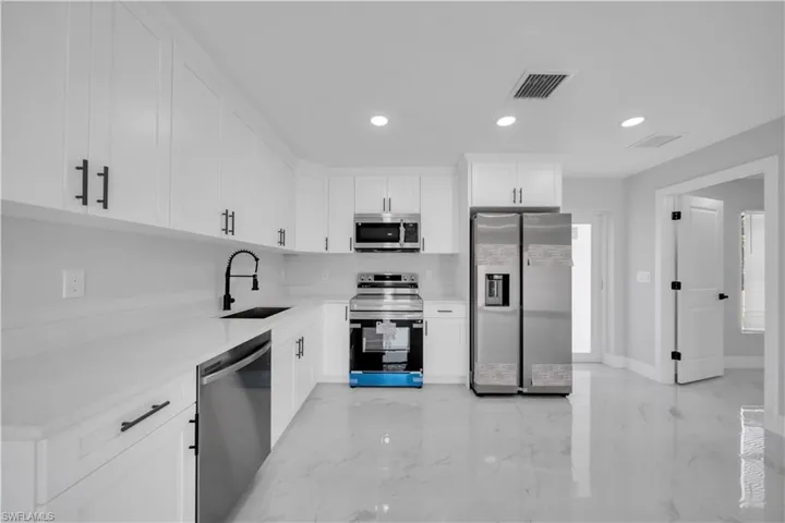2604 51st St Sw, Lehigh Acres, Florida 33976