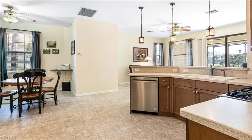 Eat-in kitchen