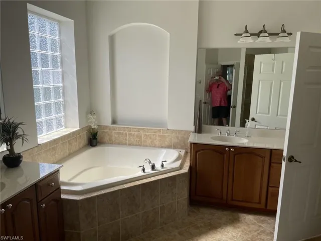 5634 Whispering Willow Way, Fort Myers, Florida 33908