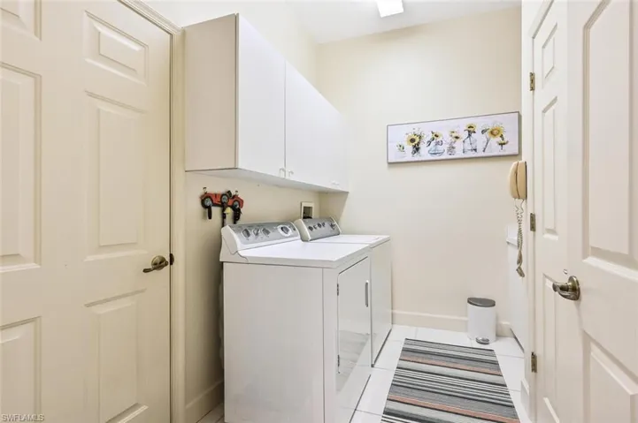 2259 Island Cove Cir, Naples, Florida 34109