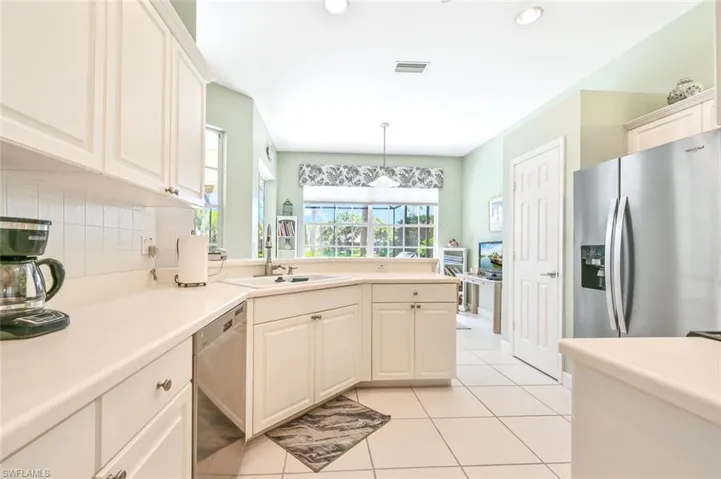 2259 Island Cove Cir, Naples, Florida 34109