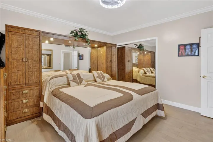 Guest bedroom 1