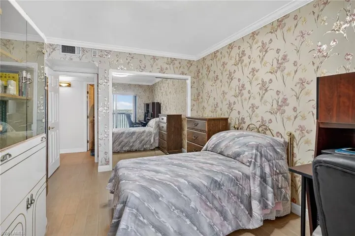 Guest bedroom 2