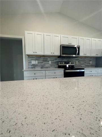 ACTUAL KITCHEN BACKSPLASH AND COUNTERTOPS