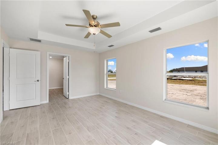 maphotos are of a different home, but same modelster bed