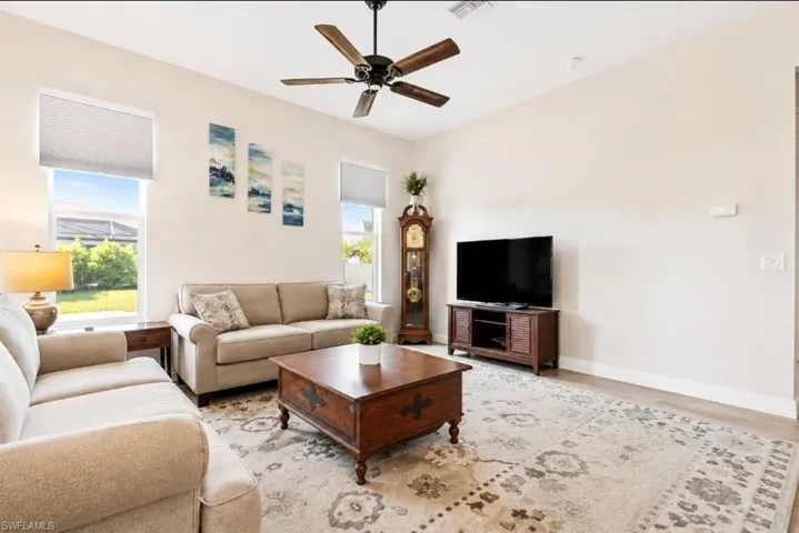 1804 Sw 42nd St, Cape Coral, Florida 33914