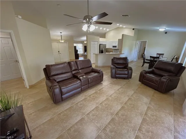 2011 NW 10th  AVE, Cape Coral, FL 33993