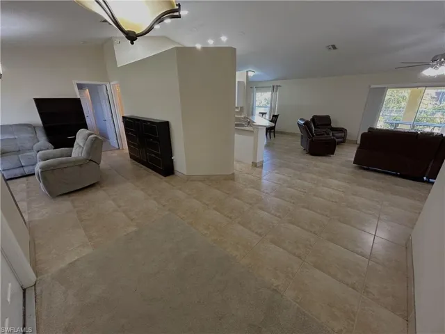 2011 NW 10th  AVE, Cape Coral, FL 33993