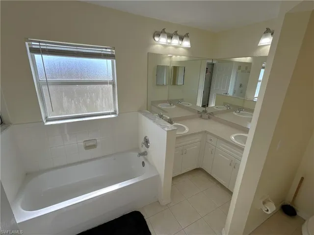 2011 NW 10th  AVE, Cape Coral, FL 33993