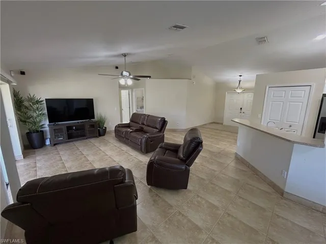2011 NW 10th  AVE, Cape Coral, FL 33993