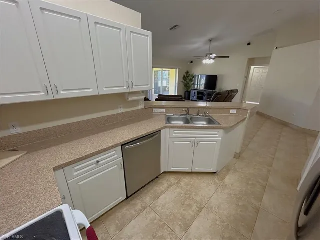 2011 NW 10th  AVE, Cape Coral, FL 33993