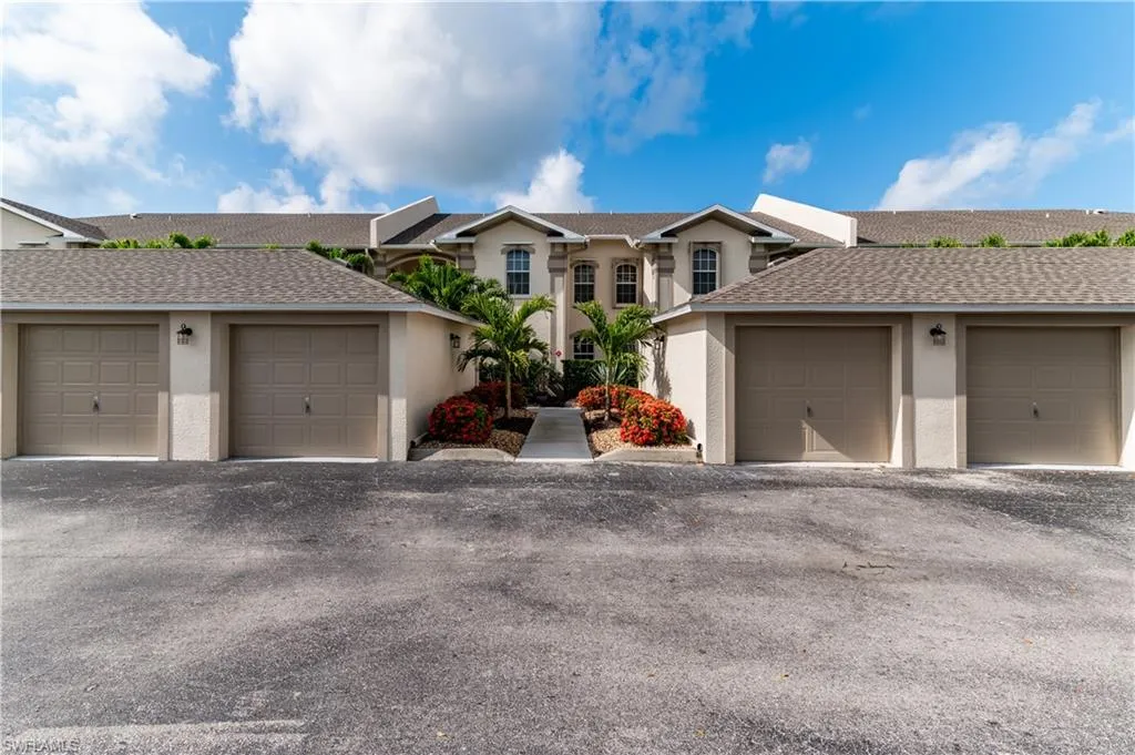 350 Newport DR, Naples, FL 34114,225044591