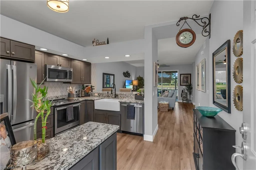 350 Newport DR, Naples, FL 34114,225044591