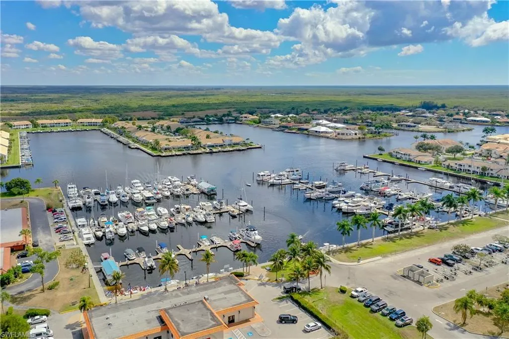 350 Newport DR, Naples, FL 34114,225044591