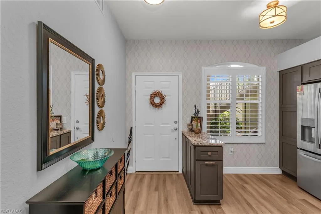 350 Newport DR, Naples, FL 34114,225044591
