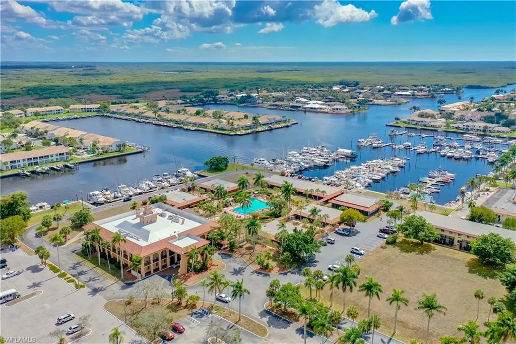 350 Newport DR, Naples, FL 34114,225044591