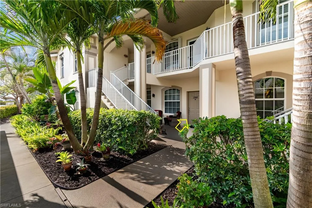 350 Newport DR, Naples, FL 34114,225044591